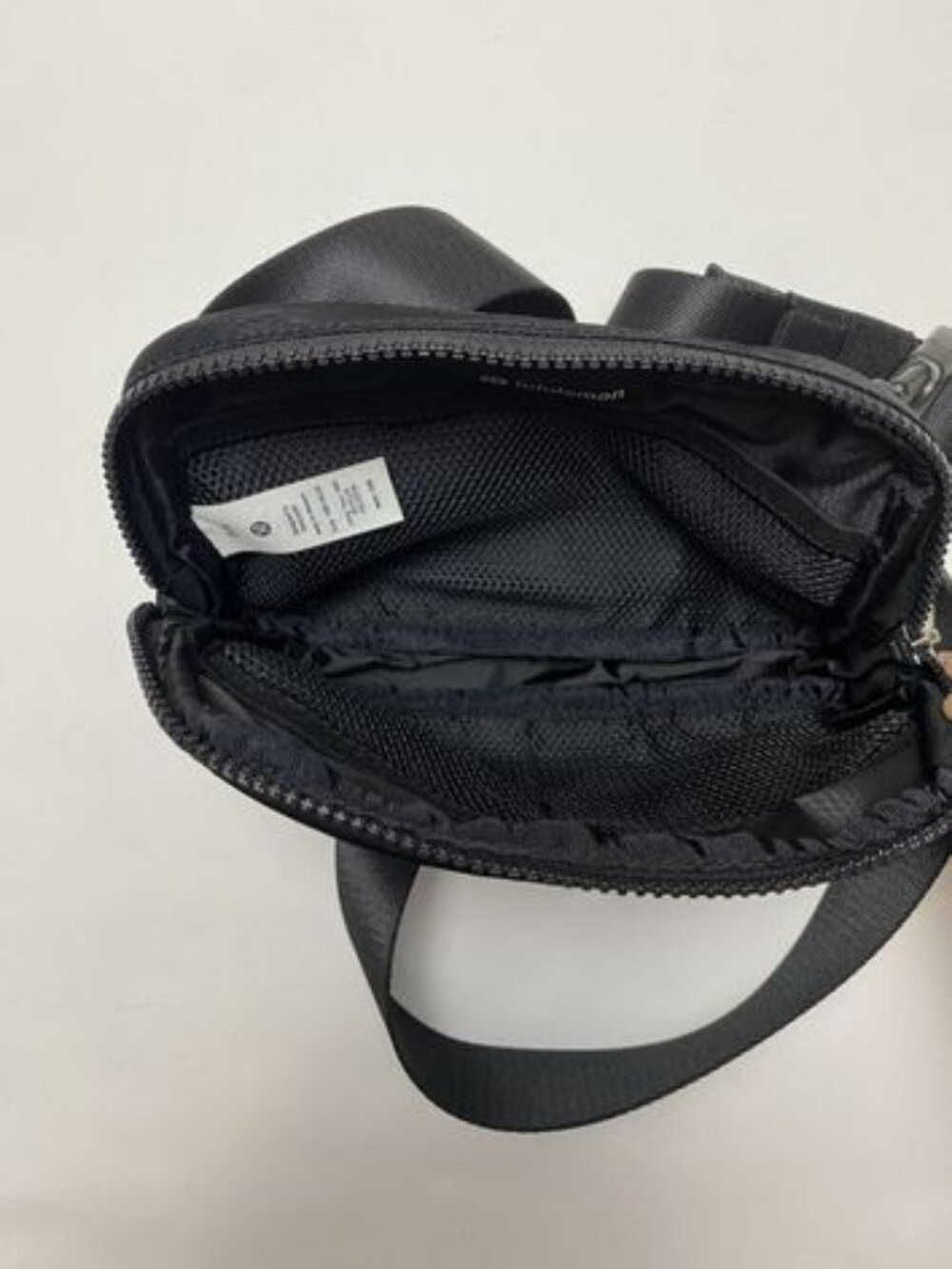 Lululemon Black Everywhere Belt Bag - Picture 6 of 7